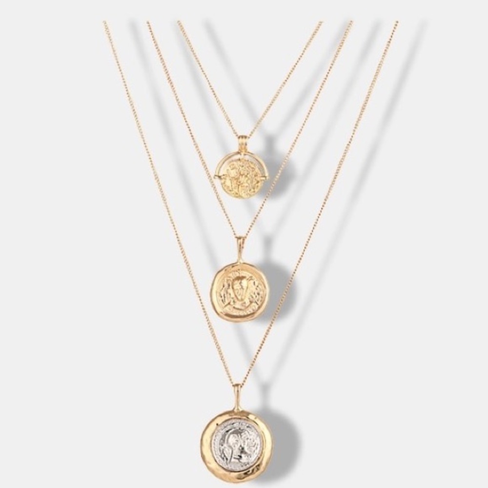 Triple chain necklace with coin pendant - Picture 2 of 7
